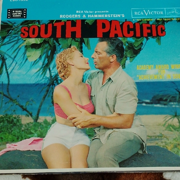 Rodgers & Hammerstein's South Pacific Vinyl Record - Blue and Red Cover - Picture 1 of 2